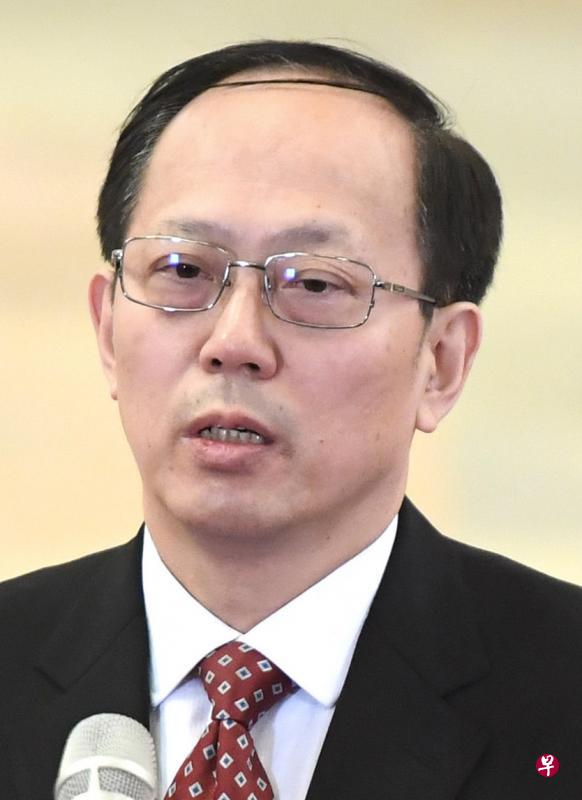 包含人队罢赛风波未平息，管理层危机四伏的词条