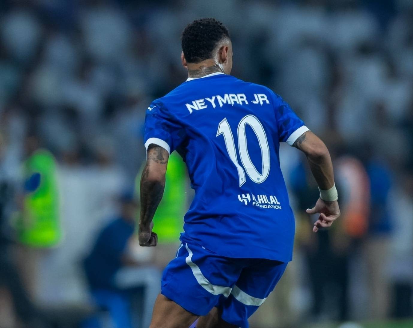 巴西队在国际比赛中大放异彩，成绩斐然的简单介绍