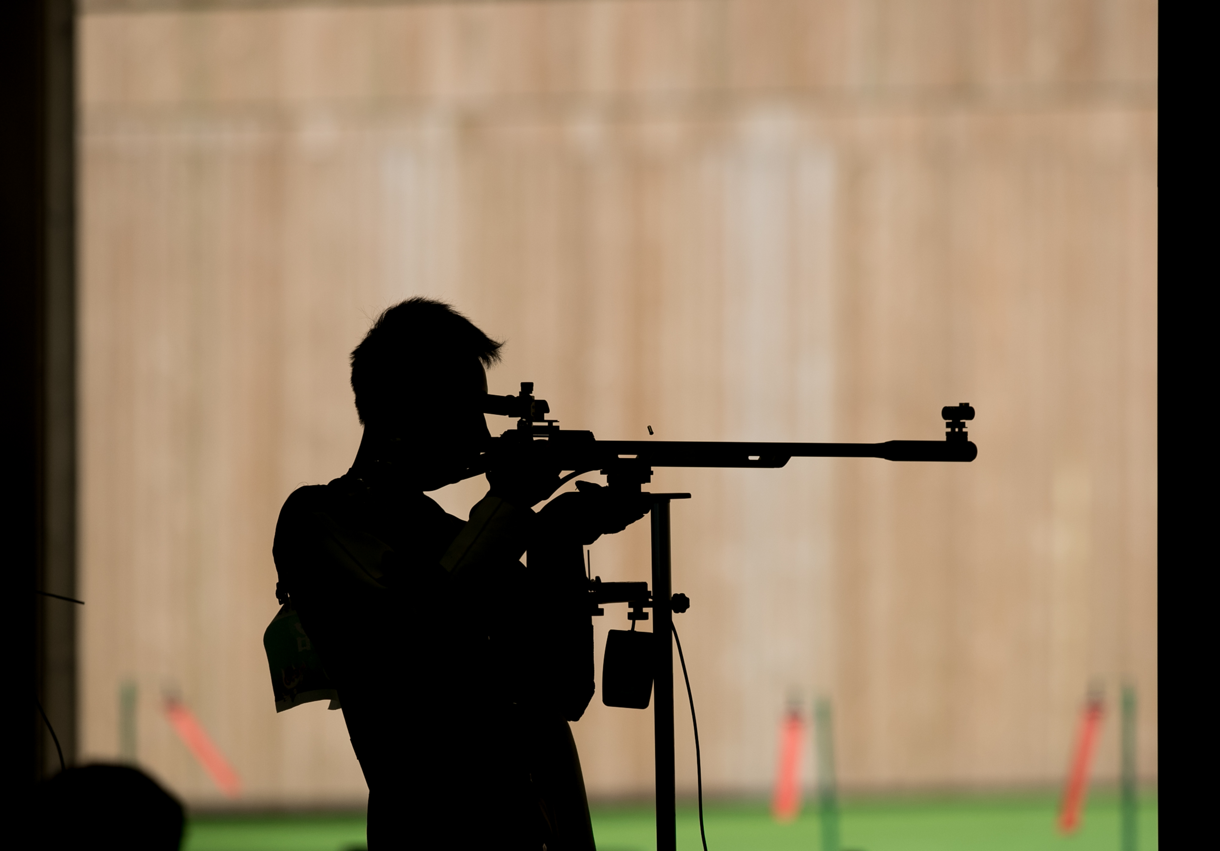 日本选手在射击比赛中表现抢眼夺冠