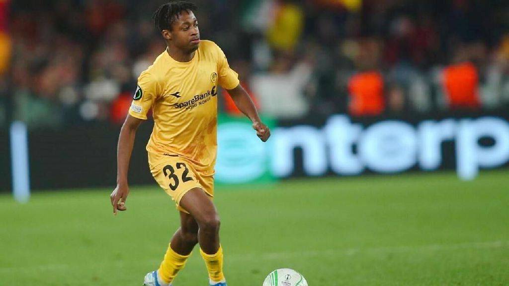 包含富勒姆主场惨遭利兹联绝杀，主场三连败的词条