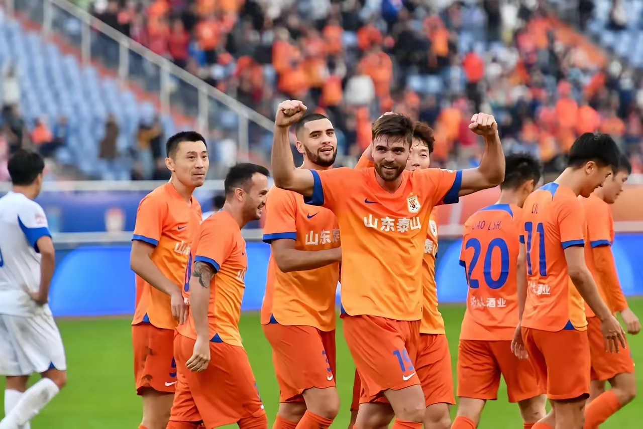 火焰蔓延:上海上港比战胜武里南联队 火焰蔓延:上海上港比战胜武里南联队