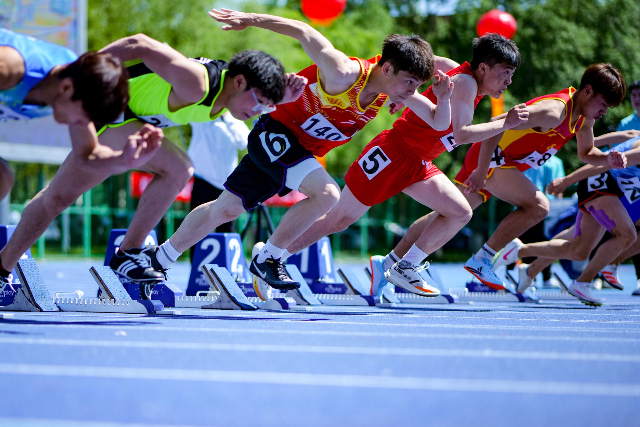 运动竞技中的激烈角逐引人瞩目